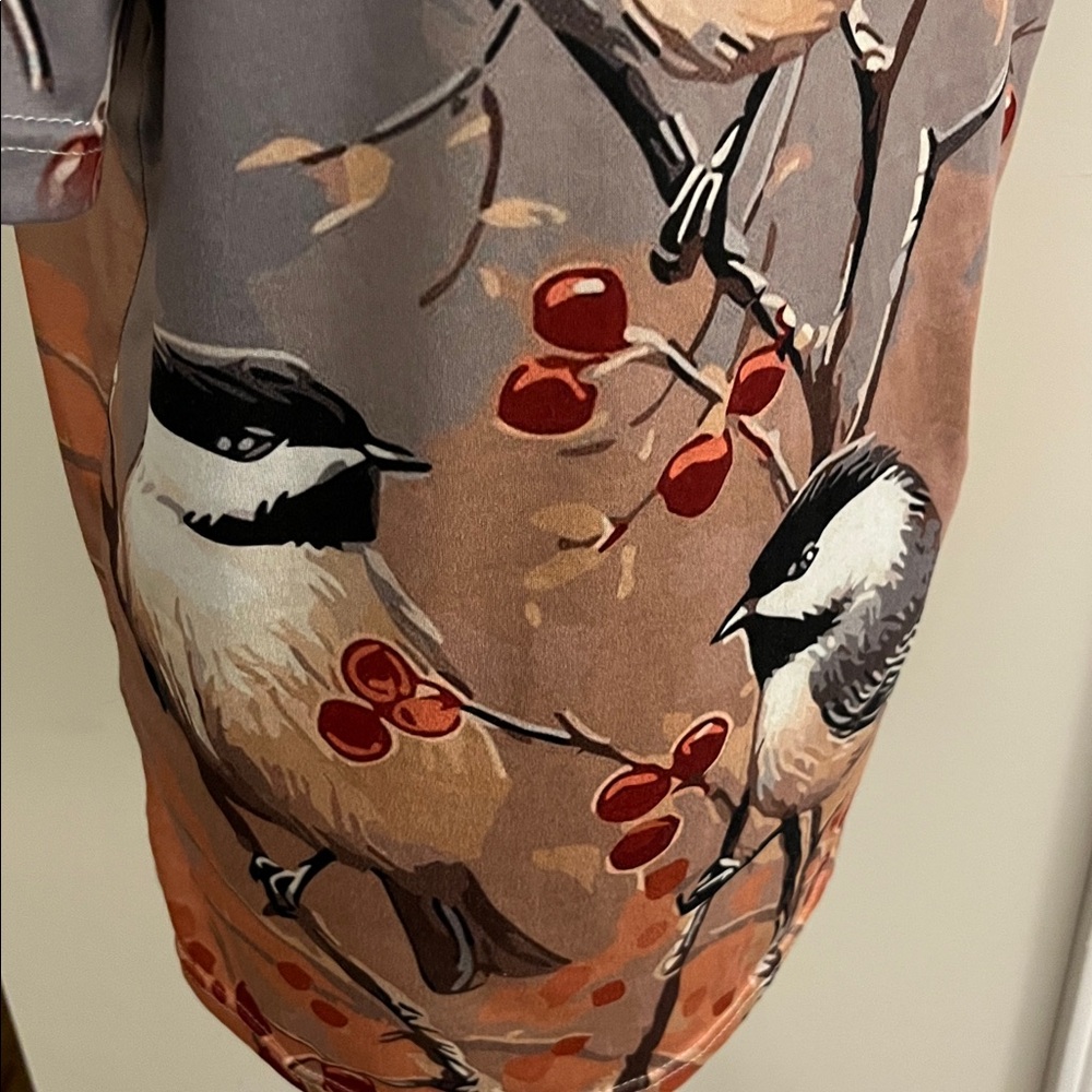 😃Source Unknown Gray Bird Print Short Sleeve Tee - Picture 8 of 9